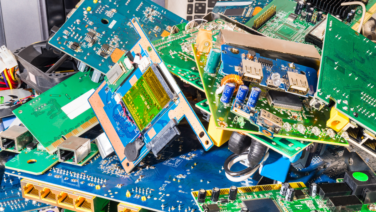 Read more about the article Delhi Kids Lead E-Waste Drive in Schools, Turning Trash into Change