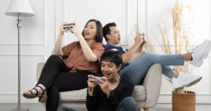 Read more about the article Japan’s Town of Toyoake Suggests a 2-Hour Daily Smartphone Limit!