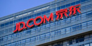 Read more about the article JD.com’s Jingdong Industrials Shares Drop on Hong Kong Stock Market Debut