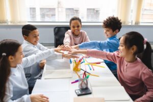 Read more about the article Working in Teams Helps Students Learn Better