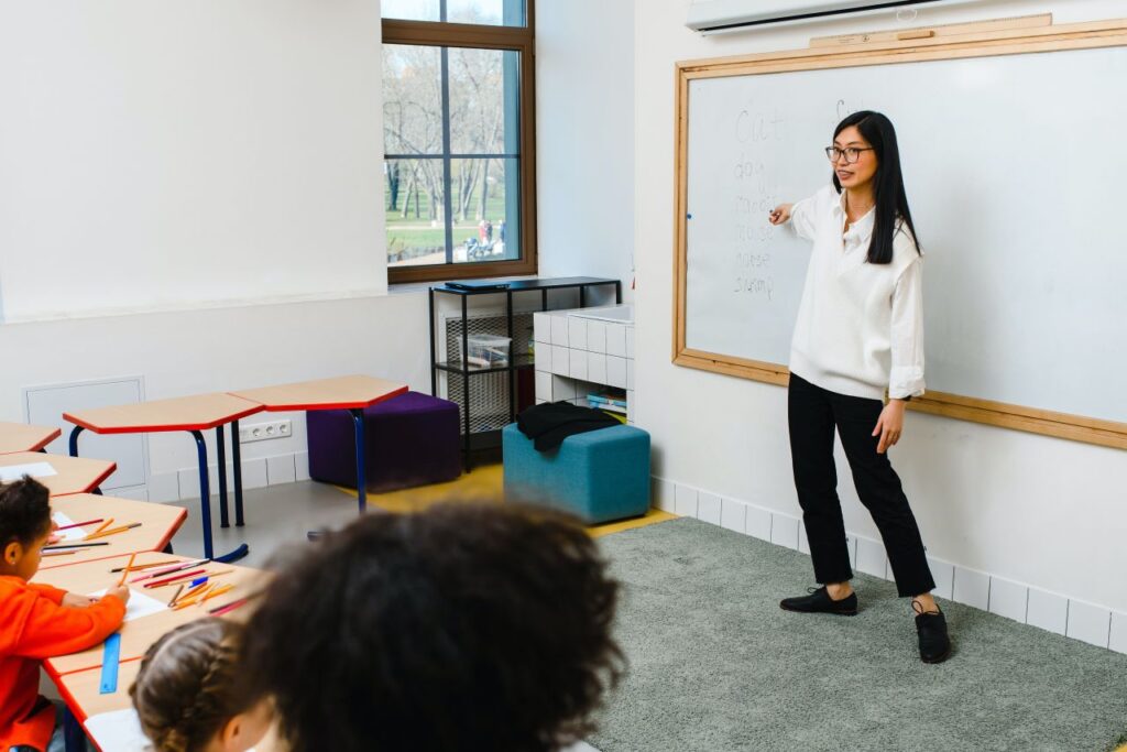 You are currently viewing Experts Explain Why Listening Skills Help Students Learn Better