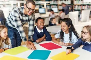 Read more about the article Teaching Others Helps Students Learn Better