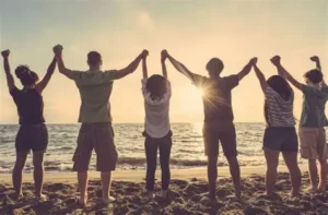 Read more about the article Helping Others Builds Kindness and Strong Friendships