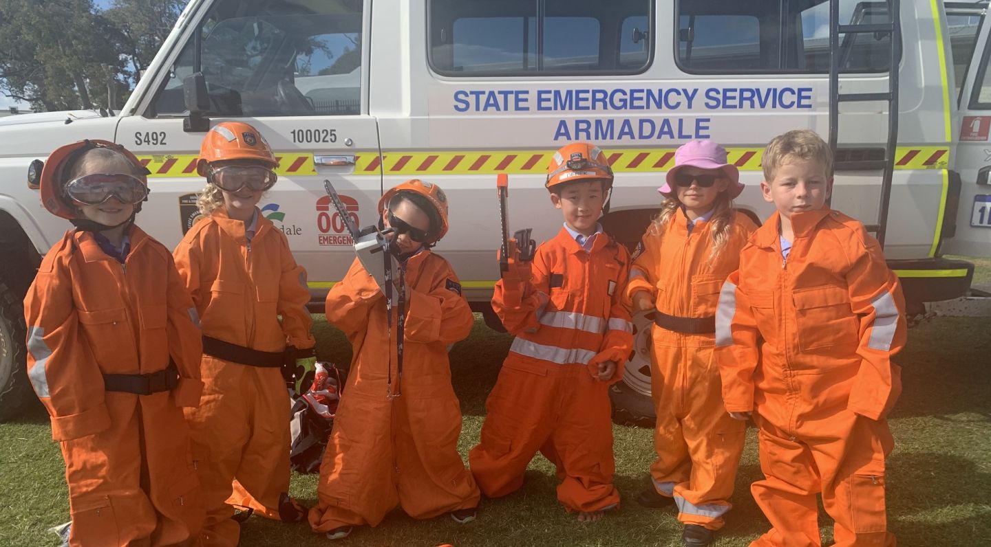 Read more about the article Learning to Help During Emergencies Helps Students Become Responsible and Brave
